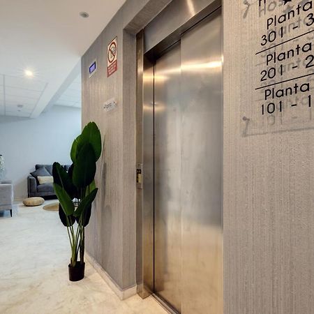 Hostal 37 Естепона Екстериор снимка
