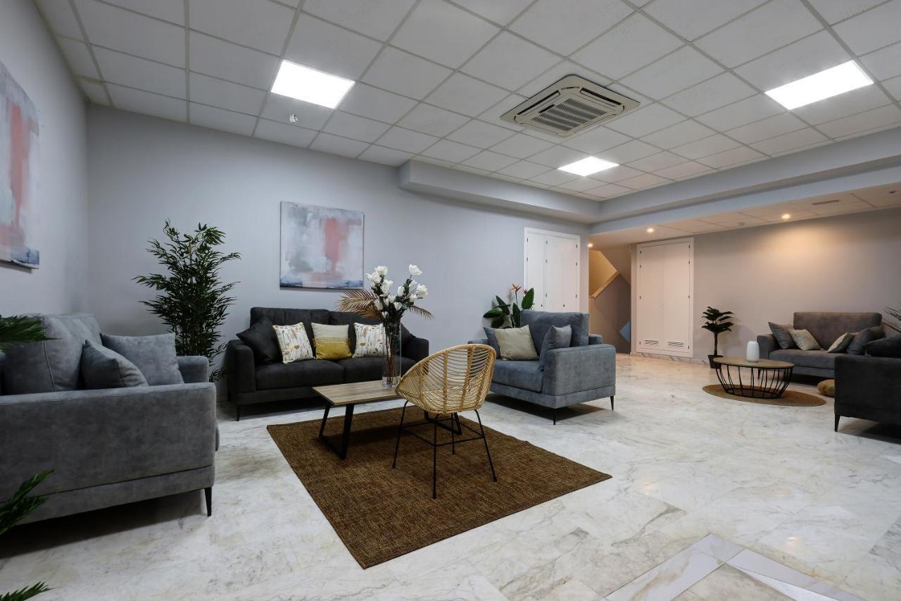 Hostal 37 Естепона Екстериор снимка