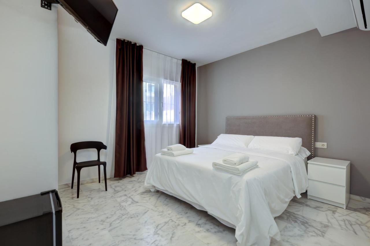 Hostal 37 Естепона Екстериор снимка
