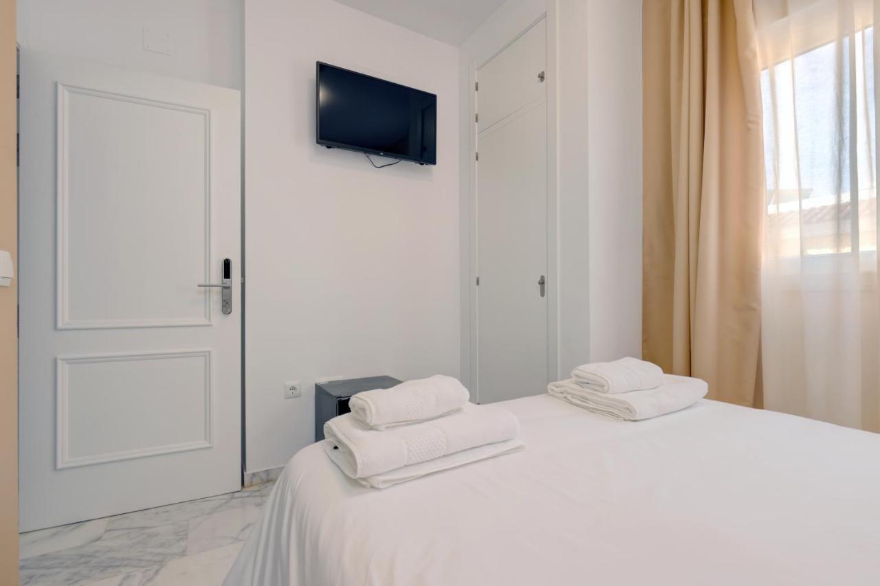 Hostal 37 Естепона Екстериор снимка