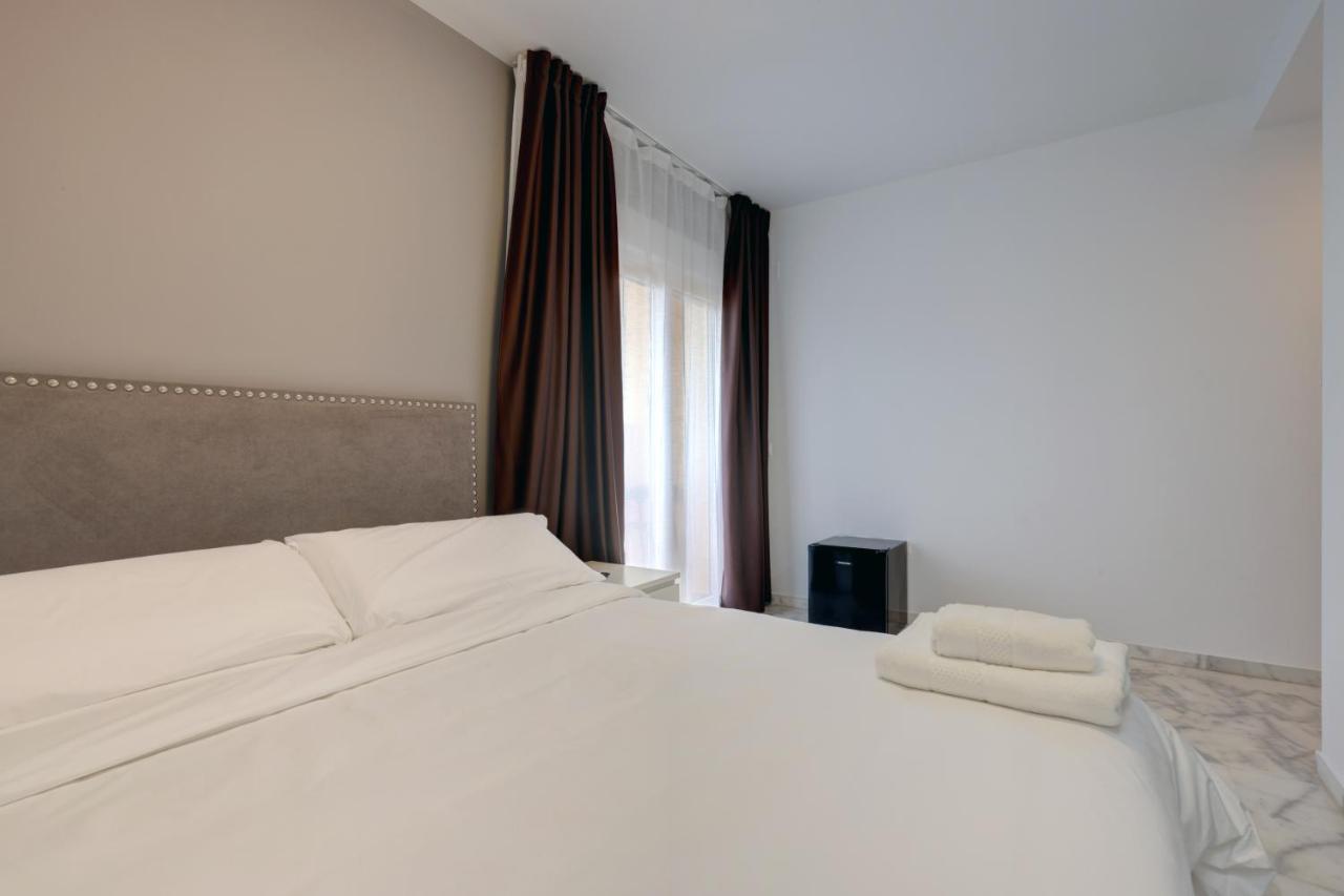 Hostal 37 Естепона Екстериор снимка